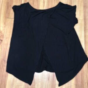 🔥Wilfred Aritzia T-shirt with open back black short sleeve